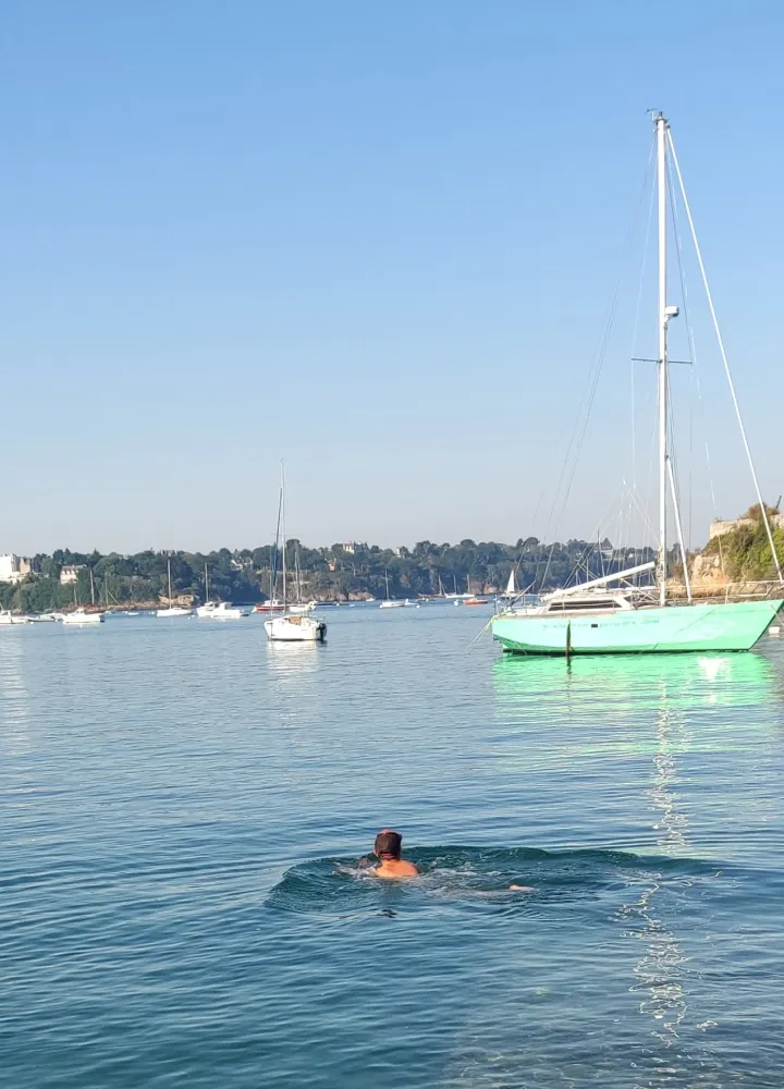 Petite baignade à Saint-Malo pour Jérémy !