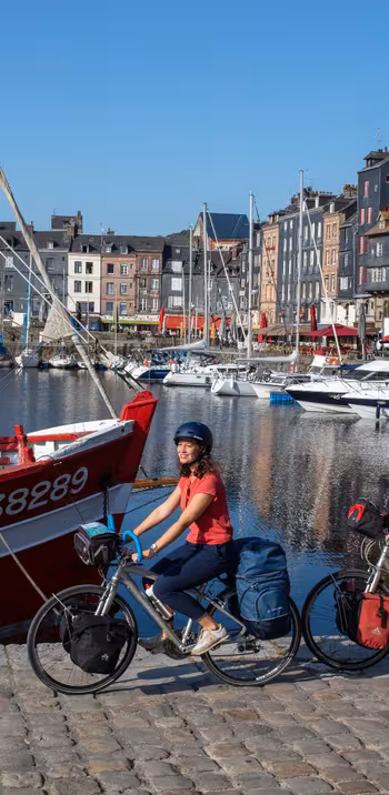 Vieux_bassin_a_Honfleur-David_Darrault___La_Seine_a_velo2.jpg