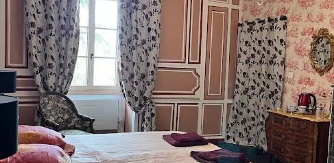 Chambres d'hôtes > La Tour Cachée