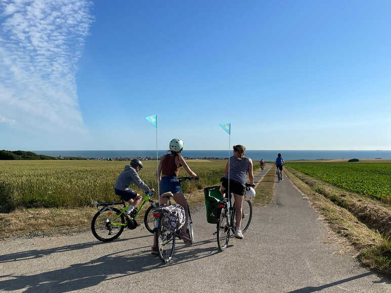 Eine hügeliger Radfernweg auf größtenteils kleinen Landstraßen mit Mischverkehr